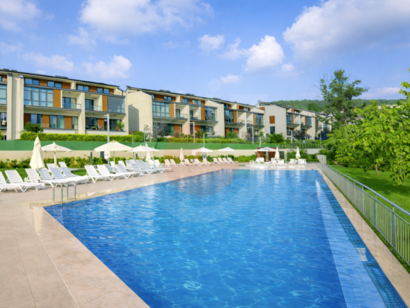 KÖY Zekeriyaköy SATILIK DAİRE 200m2 Çatı Dubleks