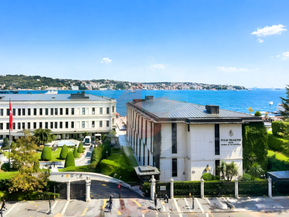 Çırağan Setüstünde Boğaz Manzaralı 3+1 | 120m² + 120m² Bahçeli